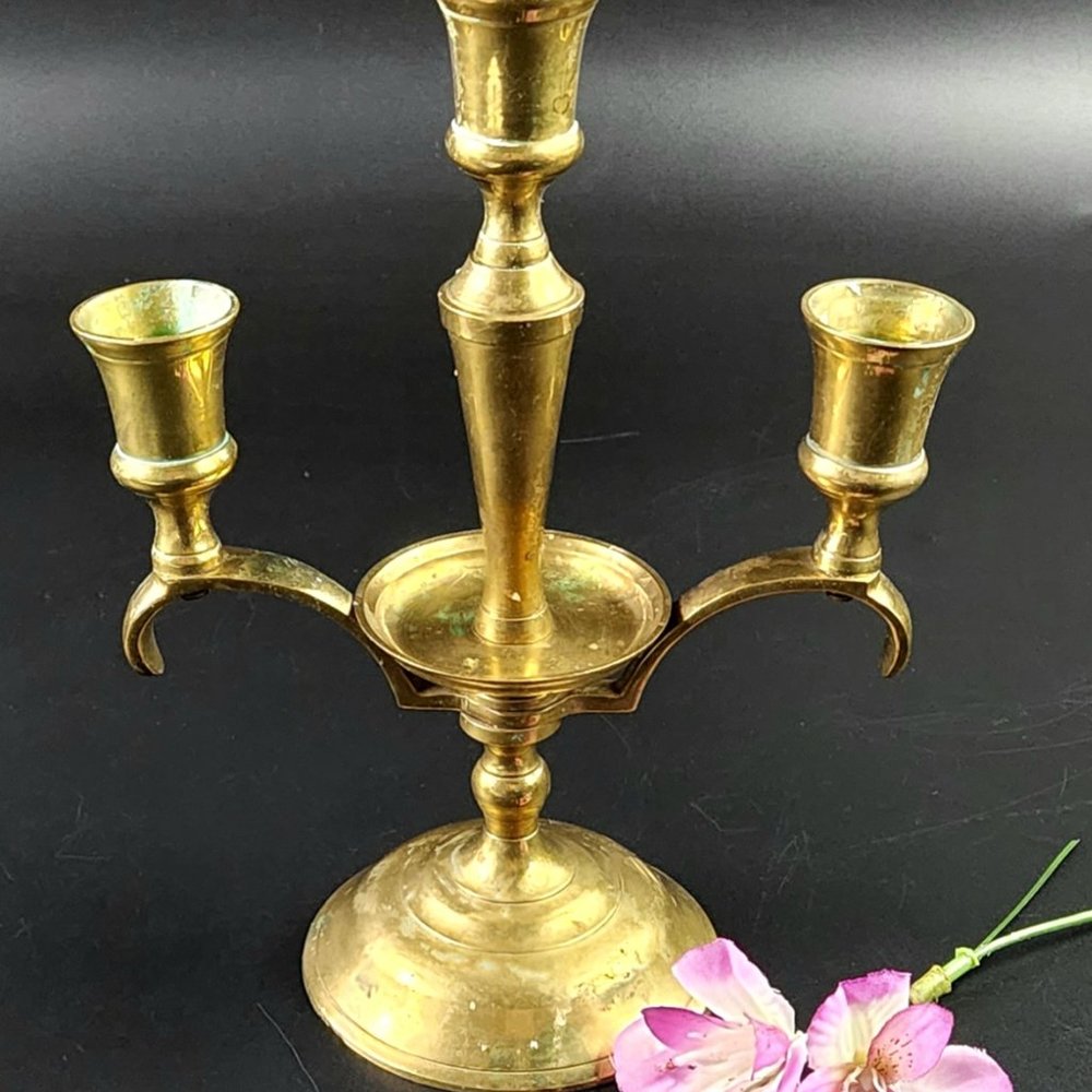 Vintage - Beautiful, Simple & Elegant - Solid Brass - 3 Arm Candelabra - Picture 4 of 10